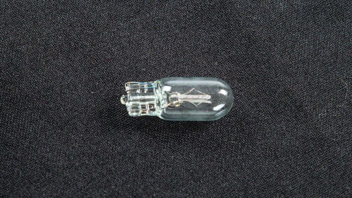 Лампа 12v10w поворот T10